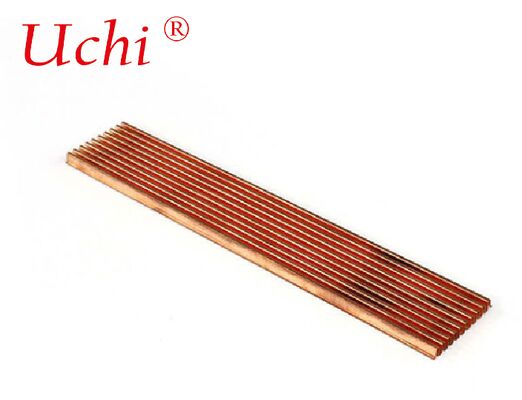 Un dissipatore di calore a pinna piegata in rame sfrutta la superiore conducibilità termica del rame